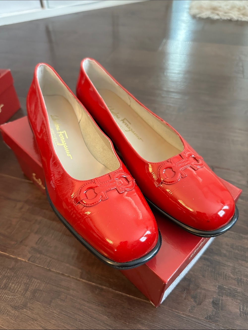 Salvatore Ferragamo red patent BELIEVE flats 10 B
